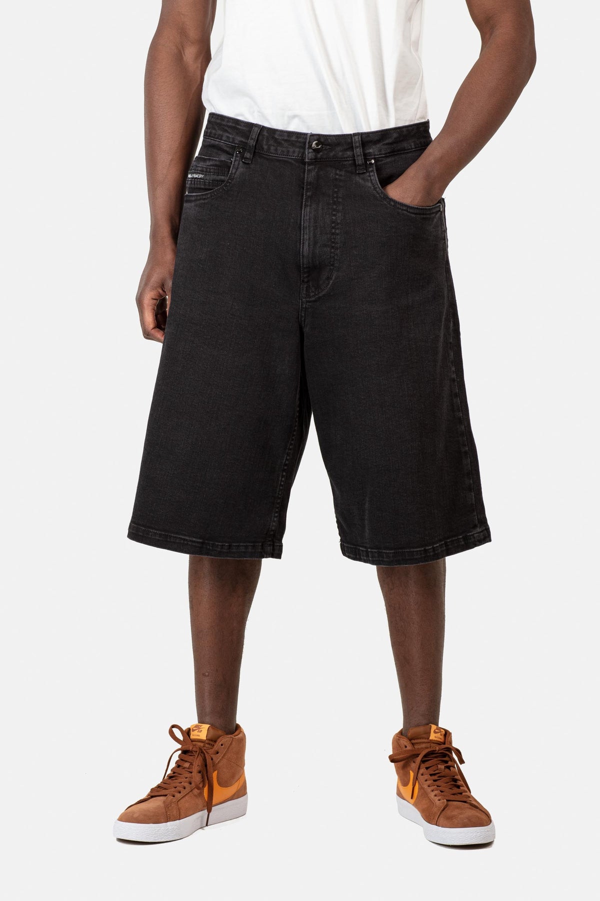 Belmont Short Black Wash
