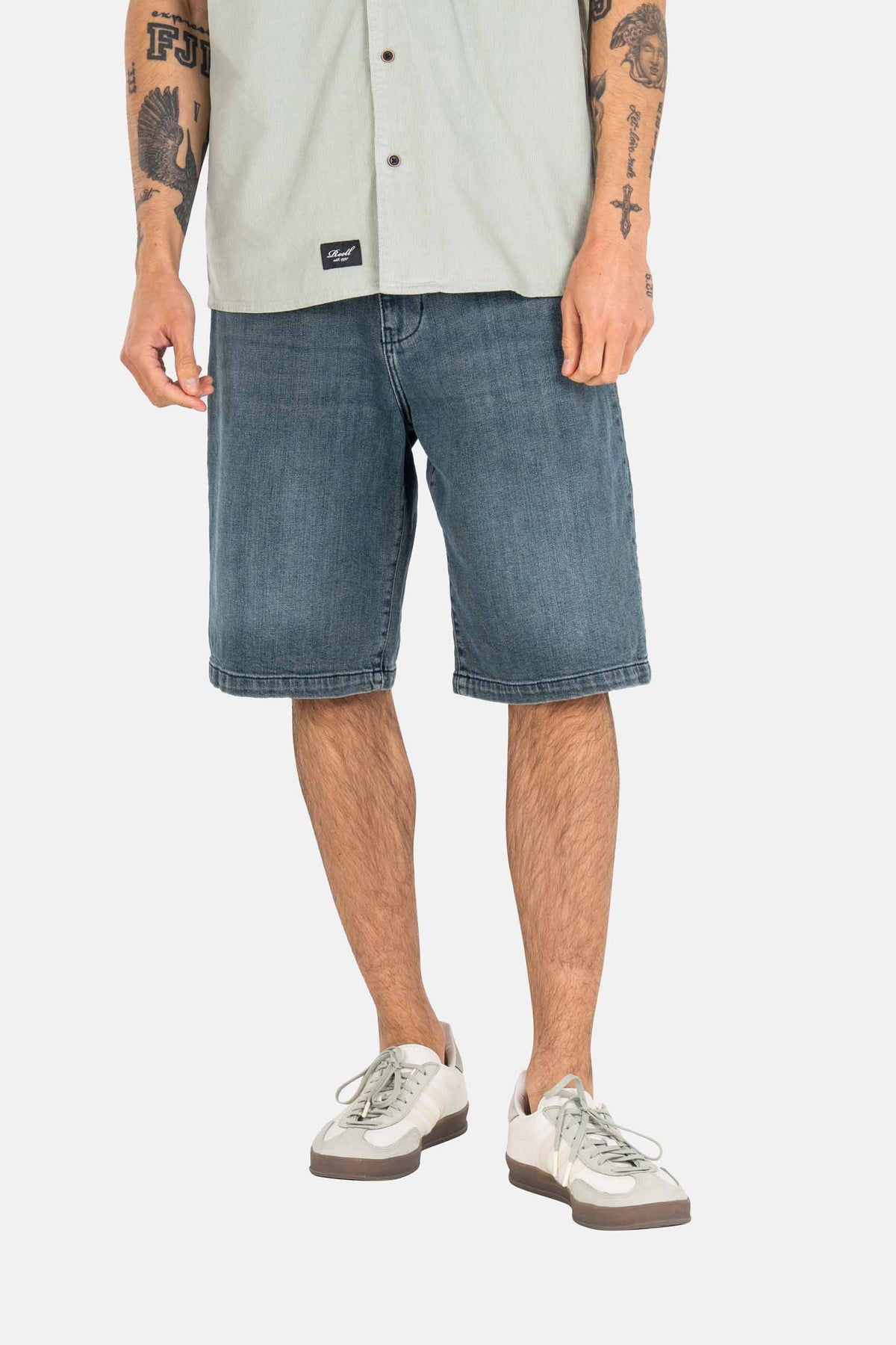 Solid Short Mystic Light Blue