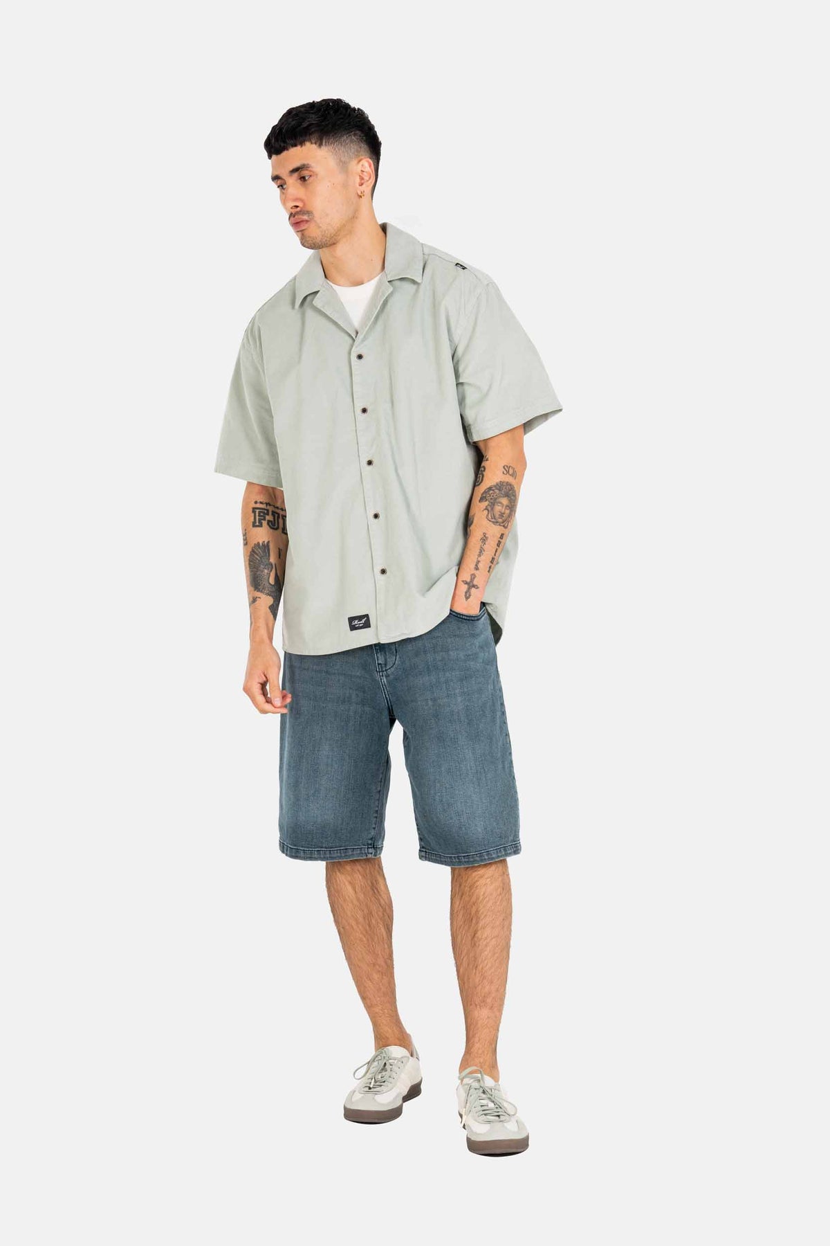 Solid Short Mystic Light Blue