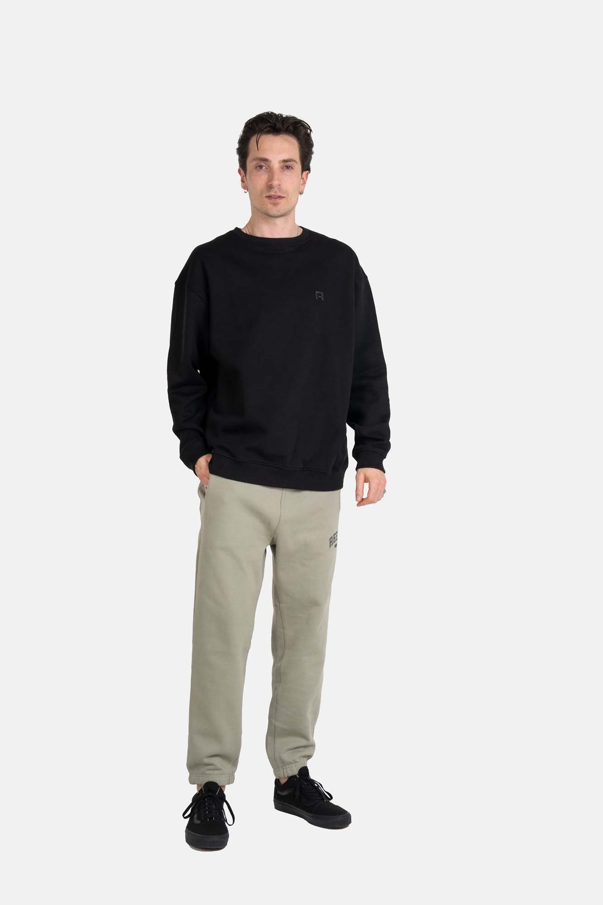 Ease Crewneck Deep Black