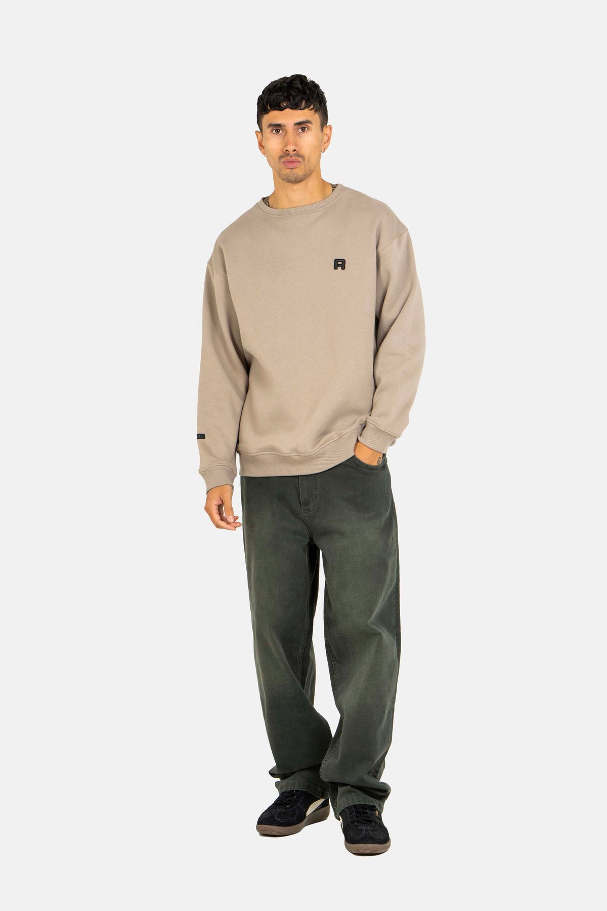 Ease Crewneck Stone Satellite