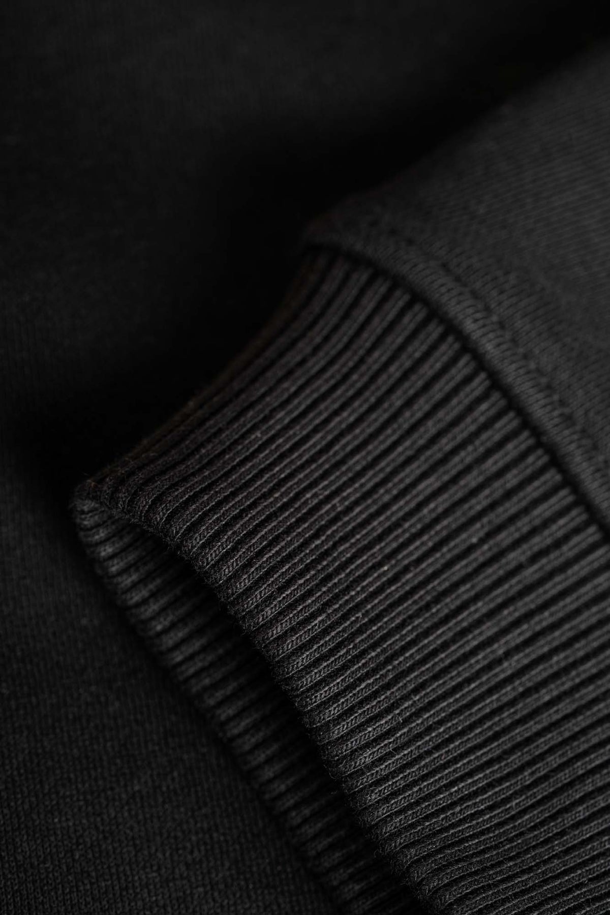 Ease Crewneck Deep Black